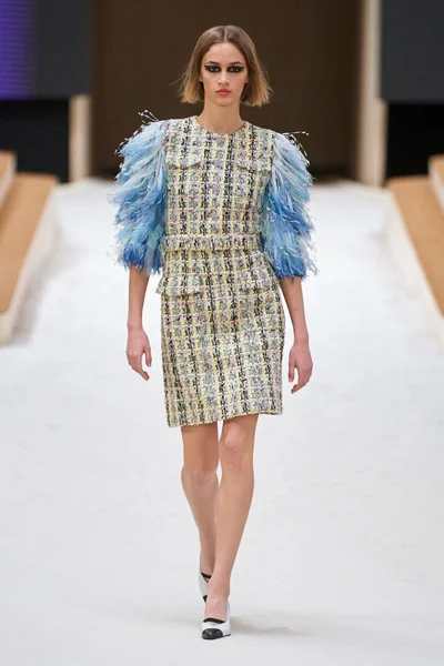 Look 13